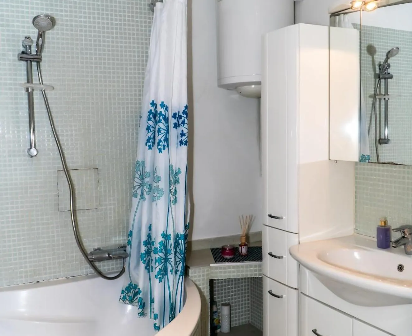 Spacious Apartment 5 Minutes To Wiener Stadthalle  Vienna